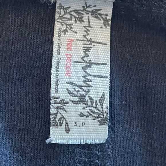 Free People Floral Design V-Neck - Picture 4 of 5